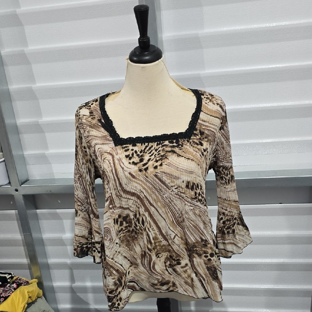 Plisse Cream and Brown Relaxed‎ Blouse with 3/4 Sleeves Size Large